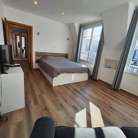 De Charme Toits Parisiens